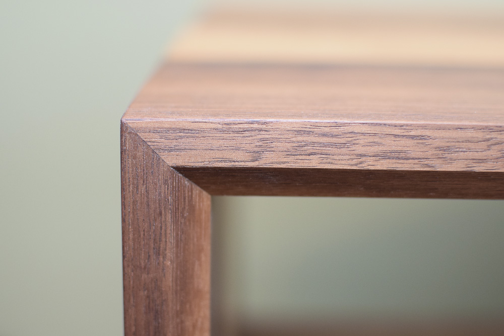 corner miter detail of the walnut and maple open end table
